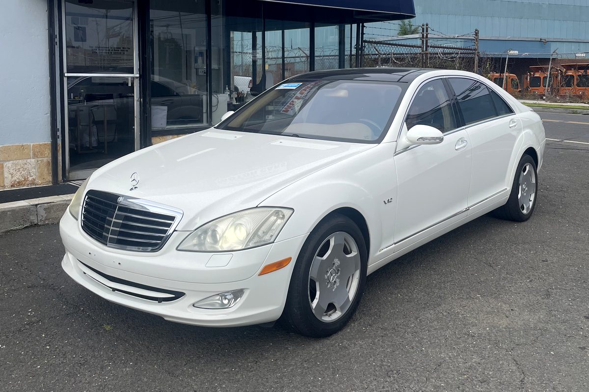 2007 Mercedes-Benz S600 in white