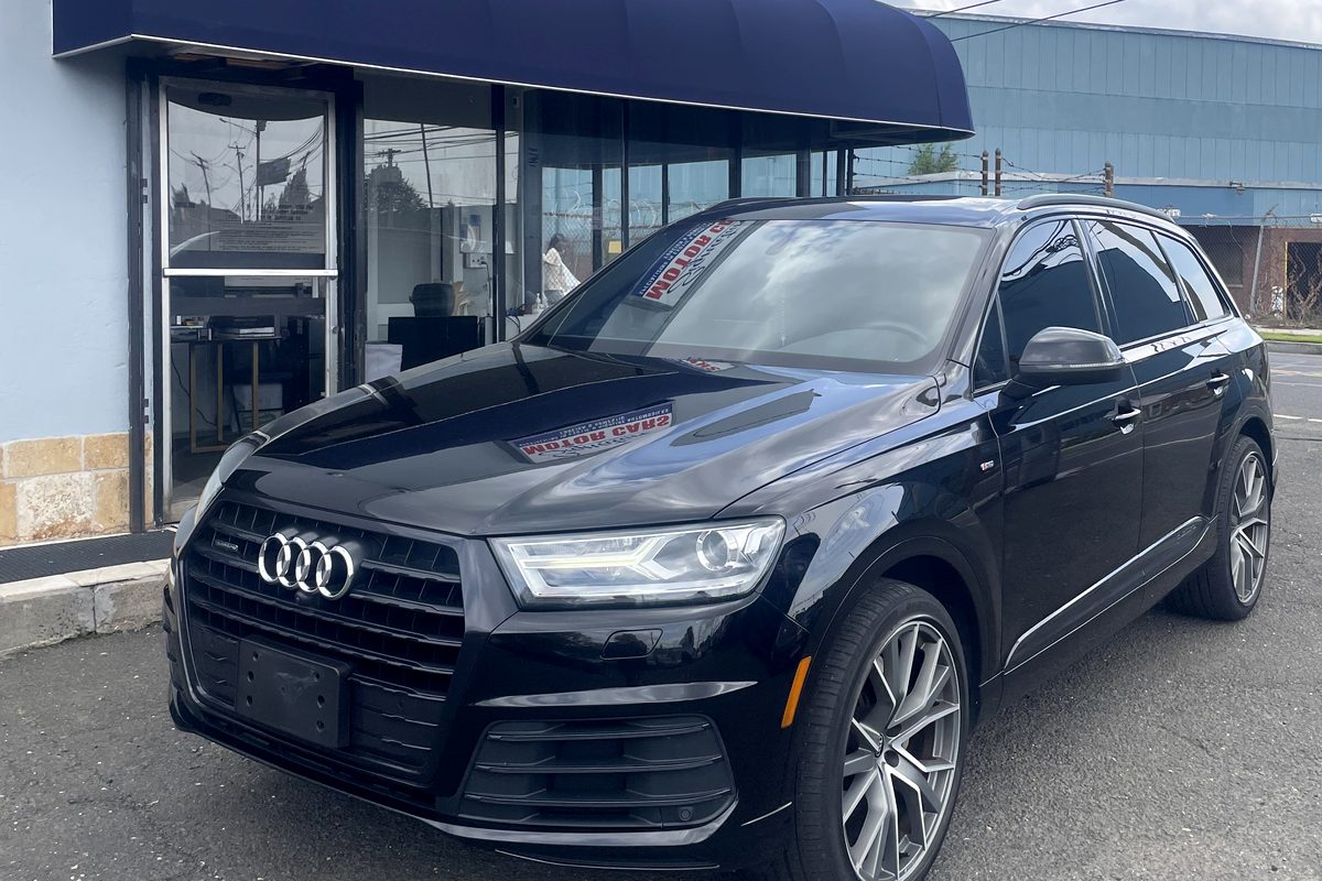 2019 Audi Q7 in black